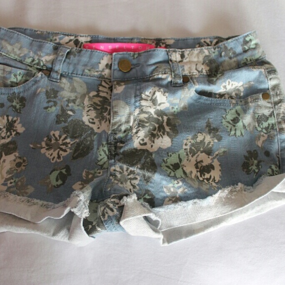Floral blue shorts