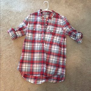 Lightweight tunic length plaid shirt