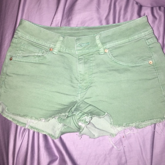 Green H&M shorts