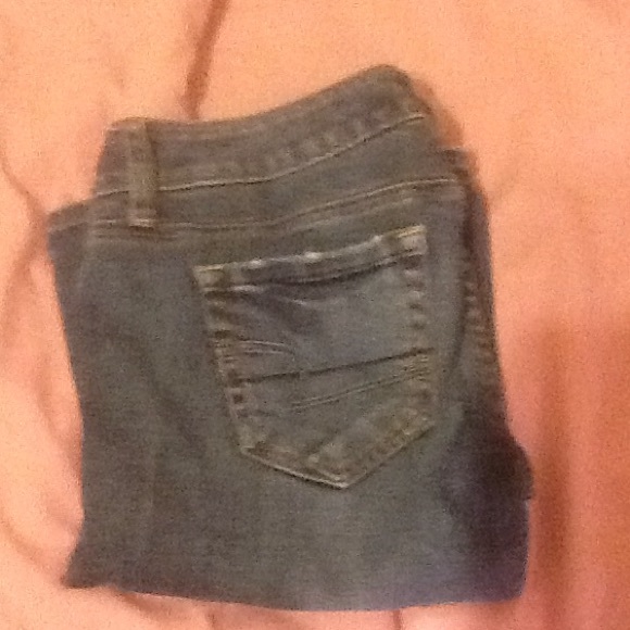 AE jeans! Some fray at the bottom supper cute - Picture 1 of 1