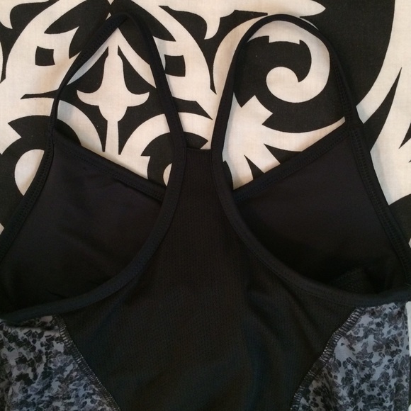 Workout tank - Picture 2 of 3