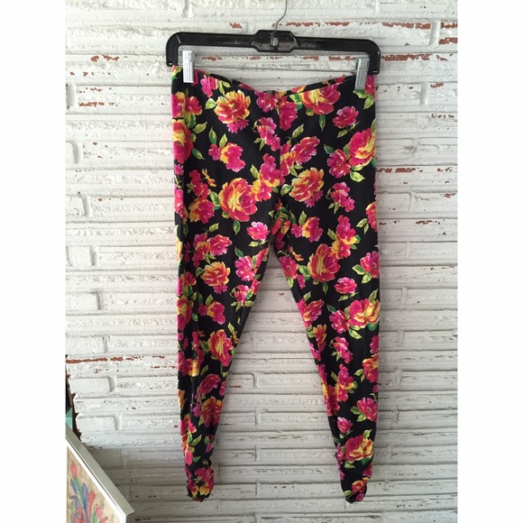 Victoria's Secret bright floral leggings 🌺🌸🌻🌼