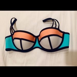 TRIANGLE SWIMSUIT WORN ONCE