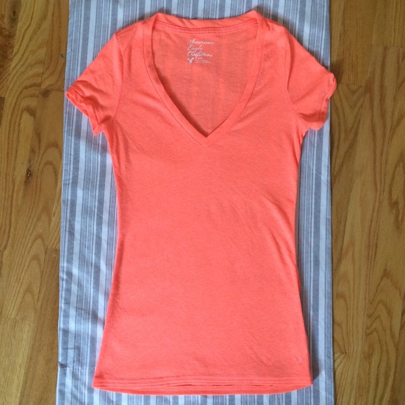 American Eagle Soft V-neck Tee