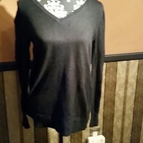 Gap maturity sweater