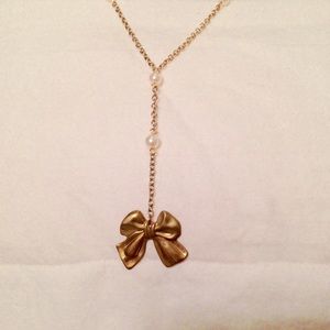 Gold Bow Necklace with Pearls