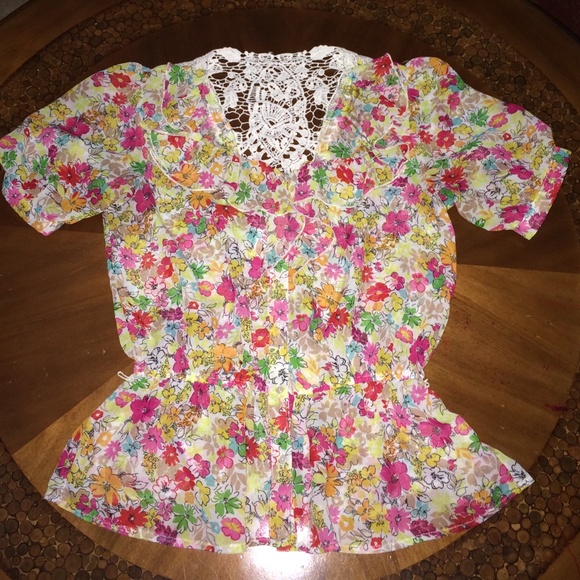 Floral top :)