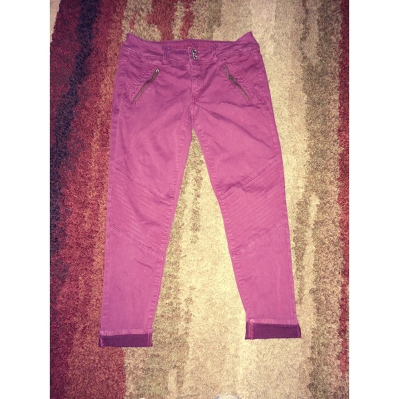 AE Capris
