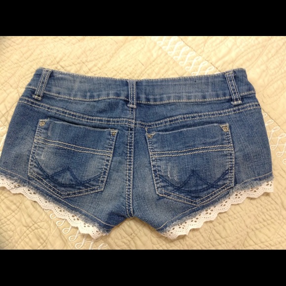 πHost PickπDistressed Shorts with Lace Detail - Picture 3 of 3