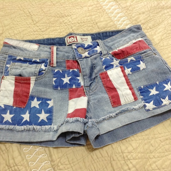 ๐2X HOST PICK๐American Flag Shorts - Picture 2 of 3