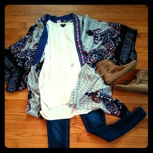 Kimono with embroidered detail