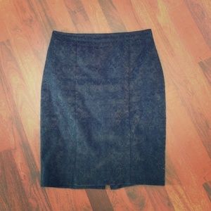 Black Textured Pencil Skirt - 10