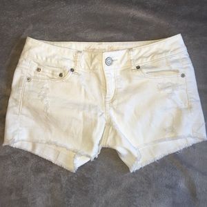 White American Eagle jean shorts