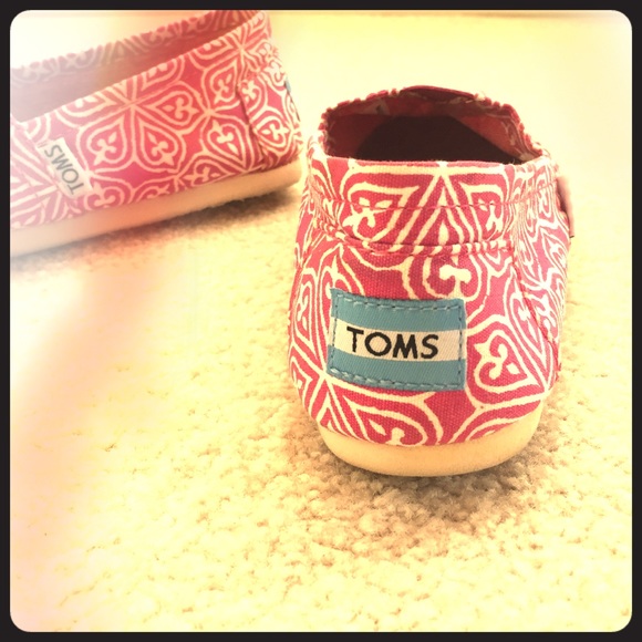 SOLD 🚫🚫Pink Patterned Toms