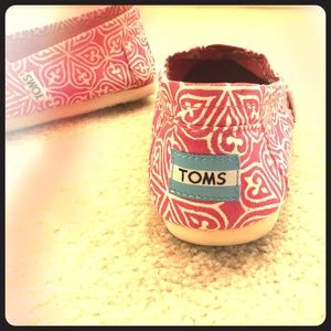 SOLD 🚫🚫Pink Patterned Toms
