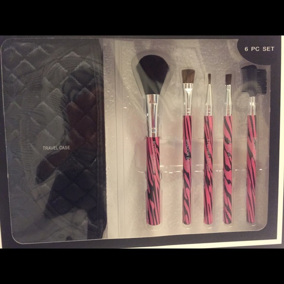 2 brush sets