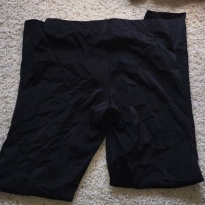 Black yoga pants
