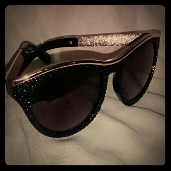 AVON modern spice sunglasses