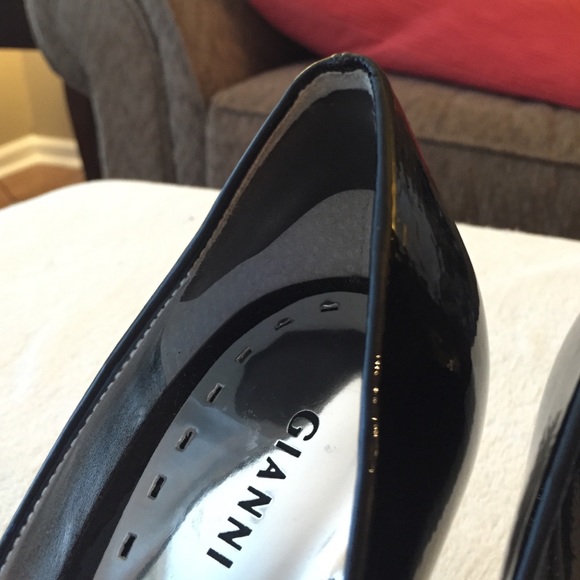 {Gianni Bini} Patent Leather Peep Toe Heels - Picture 3 of 3