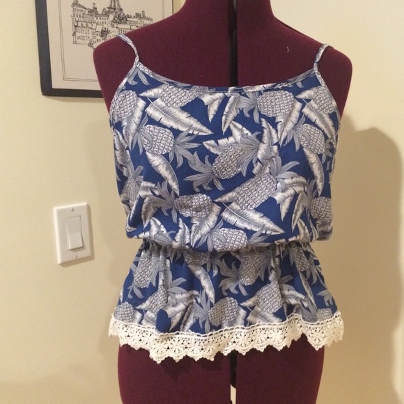 Pinapple top with lace bottom - Picture 1 of 4