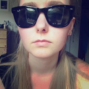 Folding Black Sunglasses w/case