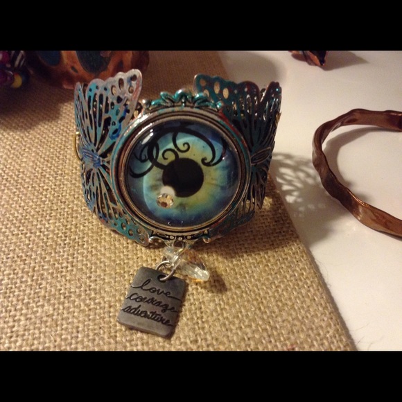 Amazing handmade whimsical bracelet - Picture 2 of 2