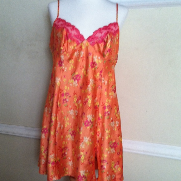 " Victoria Secret " nigth Wong(Reduce Price) - Picture 1 of 4