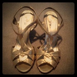 BP Platinum gold strappy heels