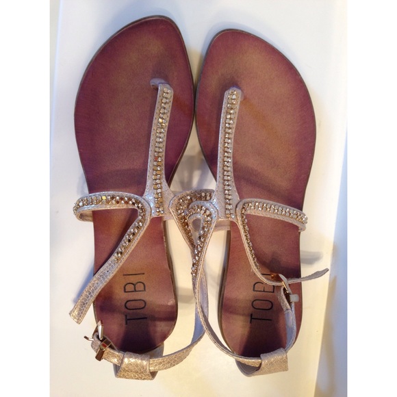 TOBI Gold Sandals *NEVER WORN*