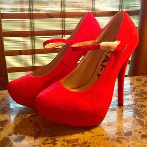 Red Pumps