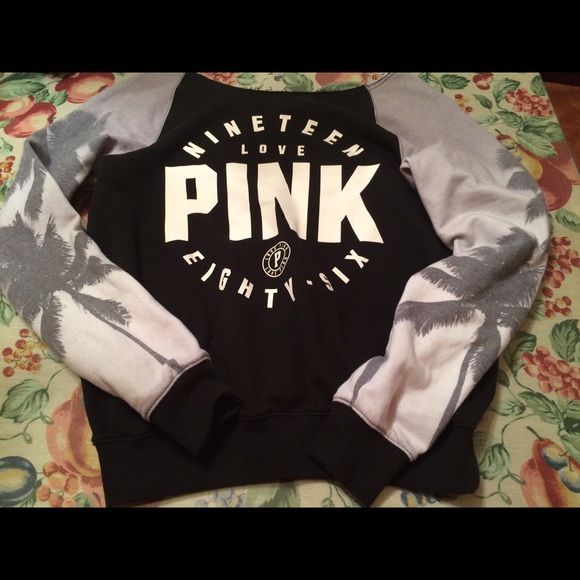 Crew neck pink.