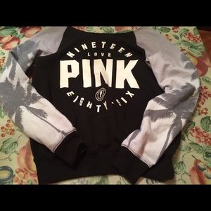 Crew neck pink.