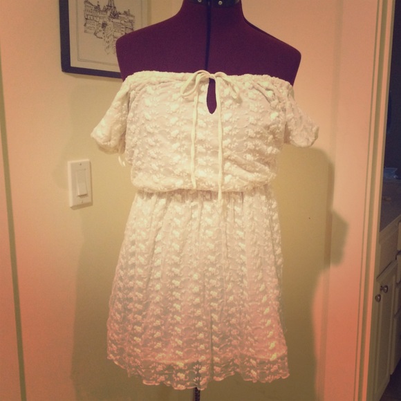 Flat topped bohemian white lace dress - Picture 1 of 4