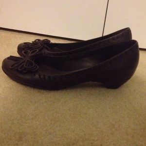 Brown Antonia melani slightly heels