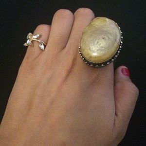 Large brown/yellow rock.