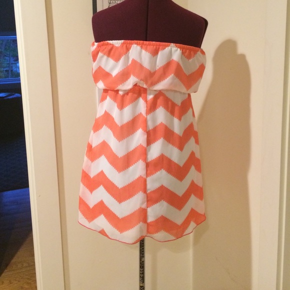 Sweet pink and white strapless dress - Picture 2 of 3