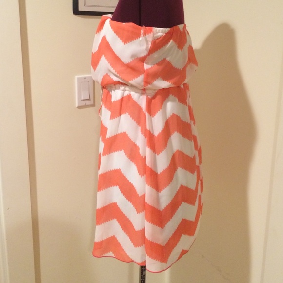 Sweet pink and white strapless dress - Picture 3 of 3