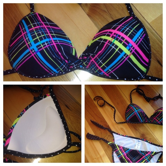 Bikini - Picture 2 of 4