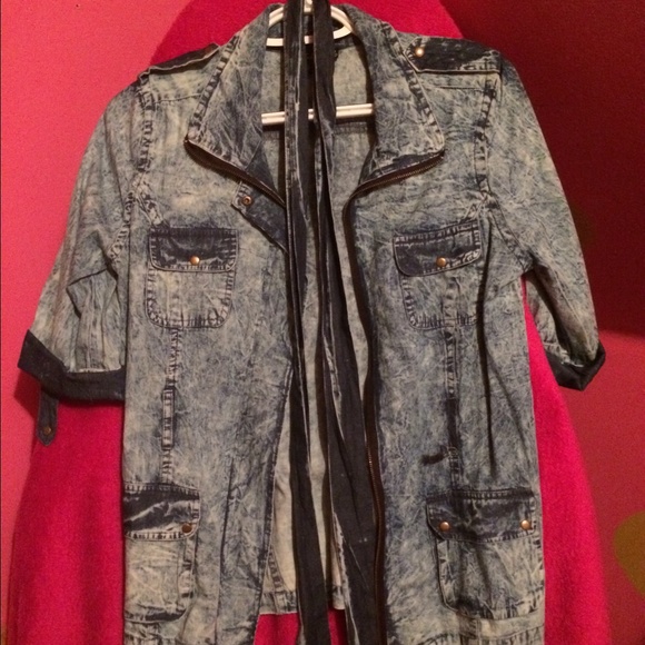 (Not jean material) cardigan.