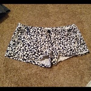 American Eagle navy and white flower shorts