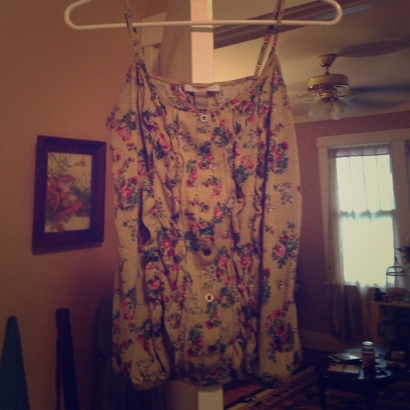 Cute flowery cami for summer!