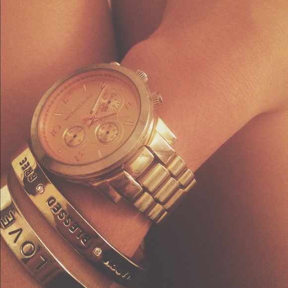 Micheal Kors rose gold watch - Picture 1 of 3
