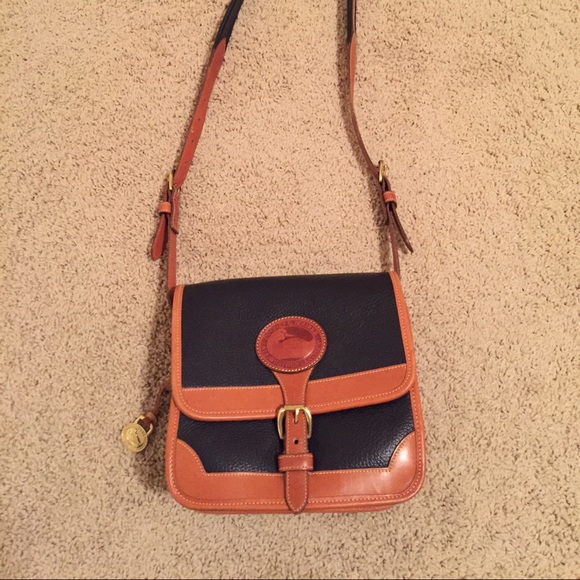 Dooney & Bourke Handbags - Vintage Dooney and Bourke crossbody