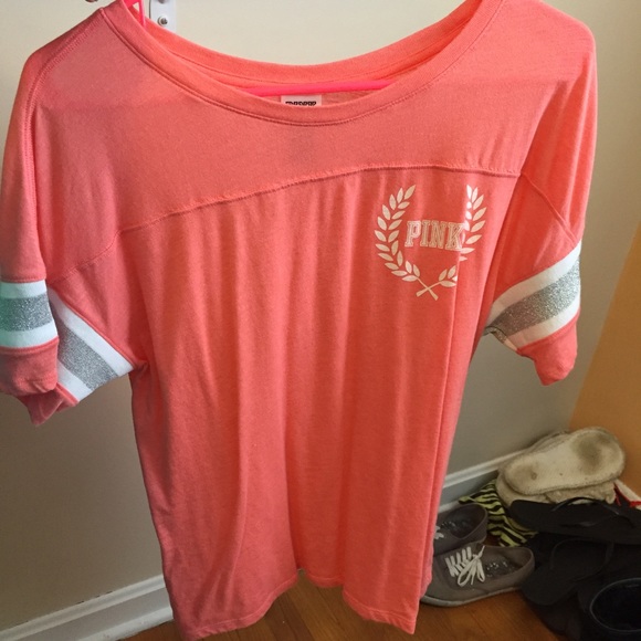 ***SOLD in bundle*** VS Pink varsity tee