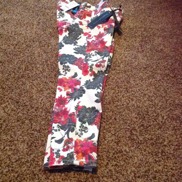 Bebe floral crop pant - Picture 2 of 3