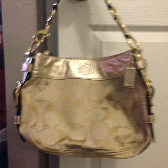 ⛔️SOLD⛔️ Coach khaki/gold Zoe hobo NWOT rare