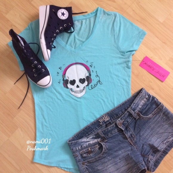 Betsey Johnson Tops - Fresh Teal Betsy Johnson Skull Scoop Neck T-shirt