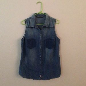 ZARA | Sleeveless collared Shirt in a denim style
