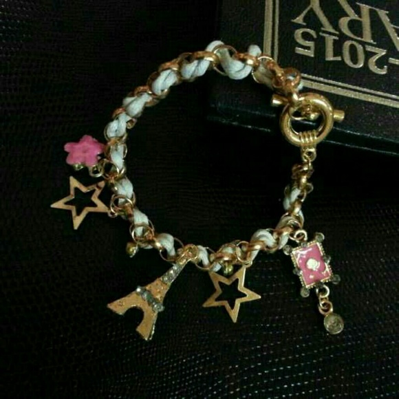 HUGE SALE! Eiffel Tower Charm Bracelet brand new!!