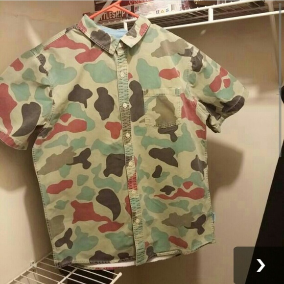 Modern Amusement button up
